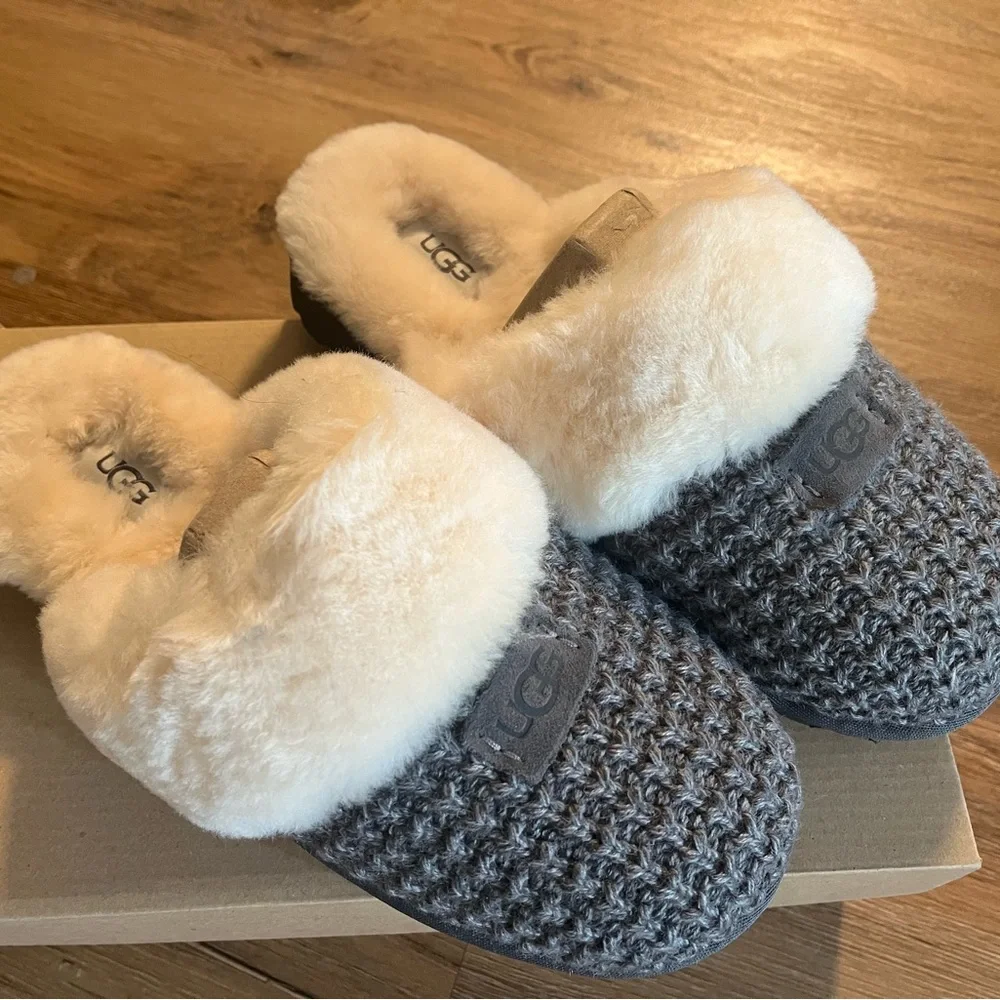Ugg Cozy Knit Slippers in Charcoal Size 9 - Picture 3 of 10
